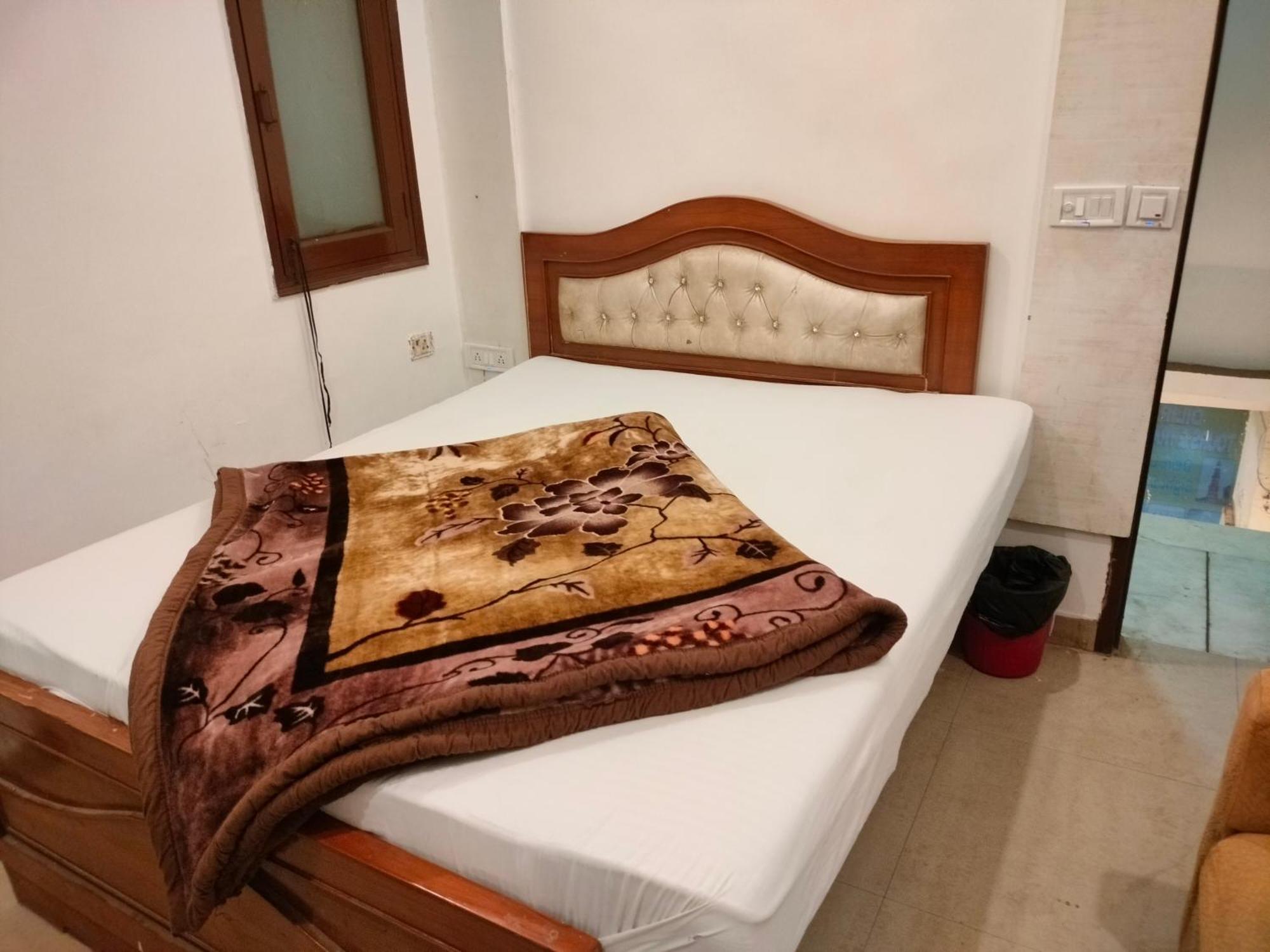 Hotel Geetanjali Inn New Delhi Bagian luar foto