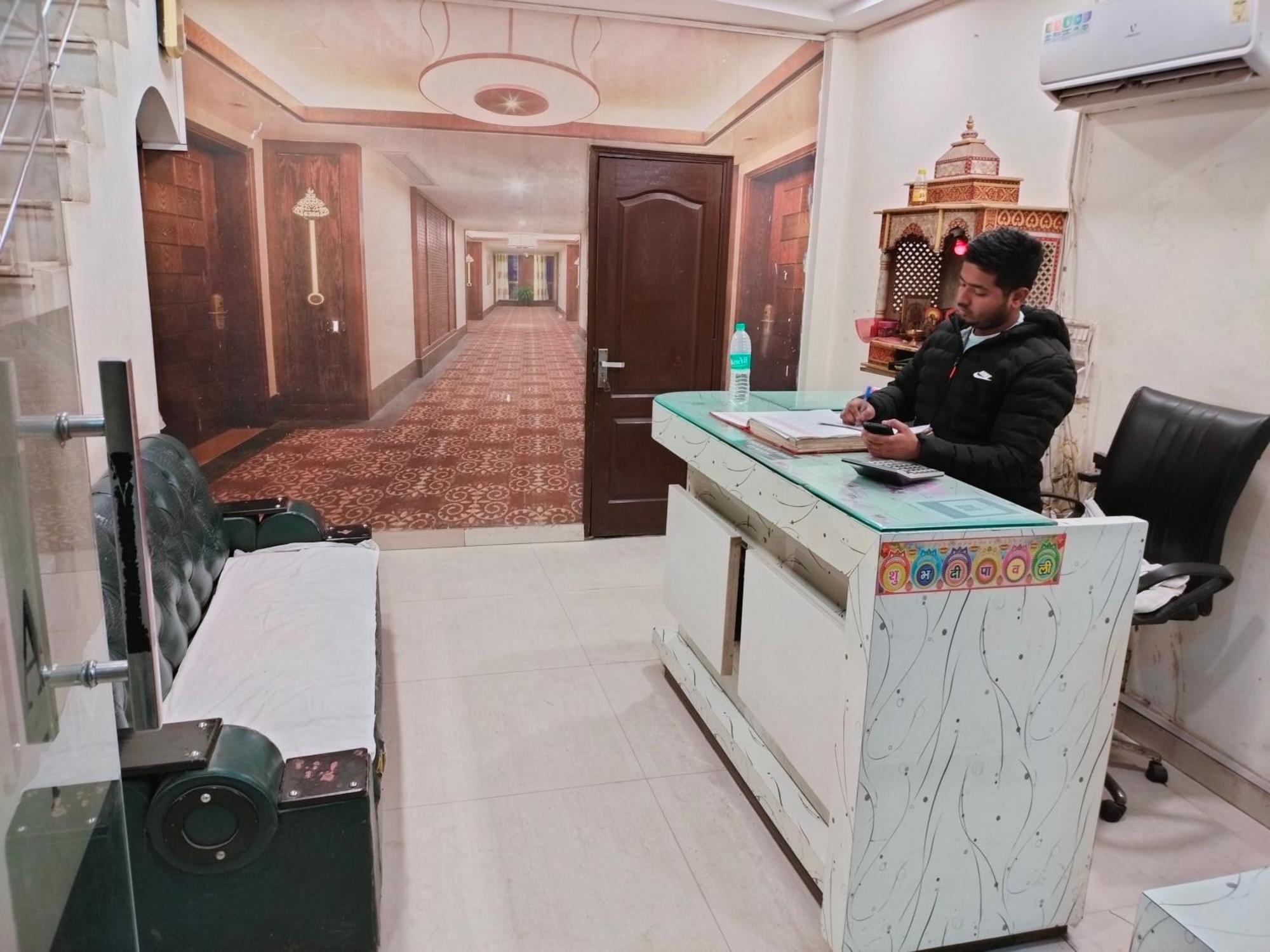 Hotel Geetanjali Inn New Delhi Bagian luar foto