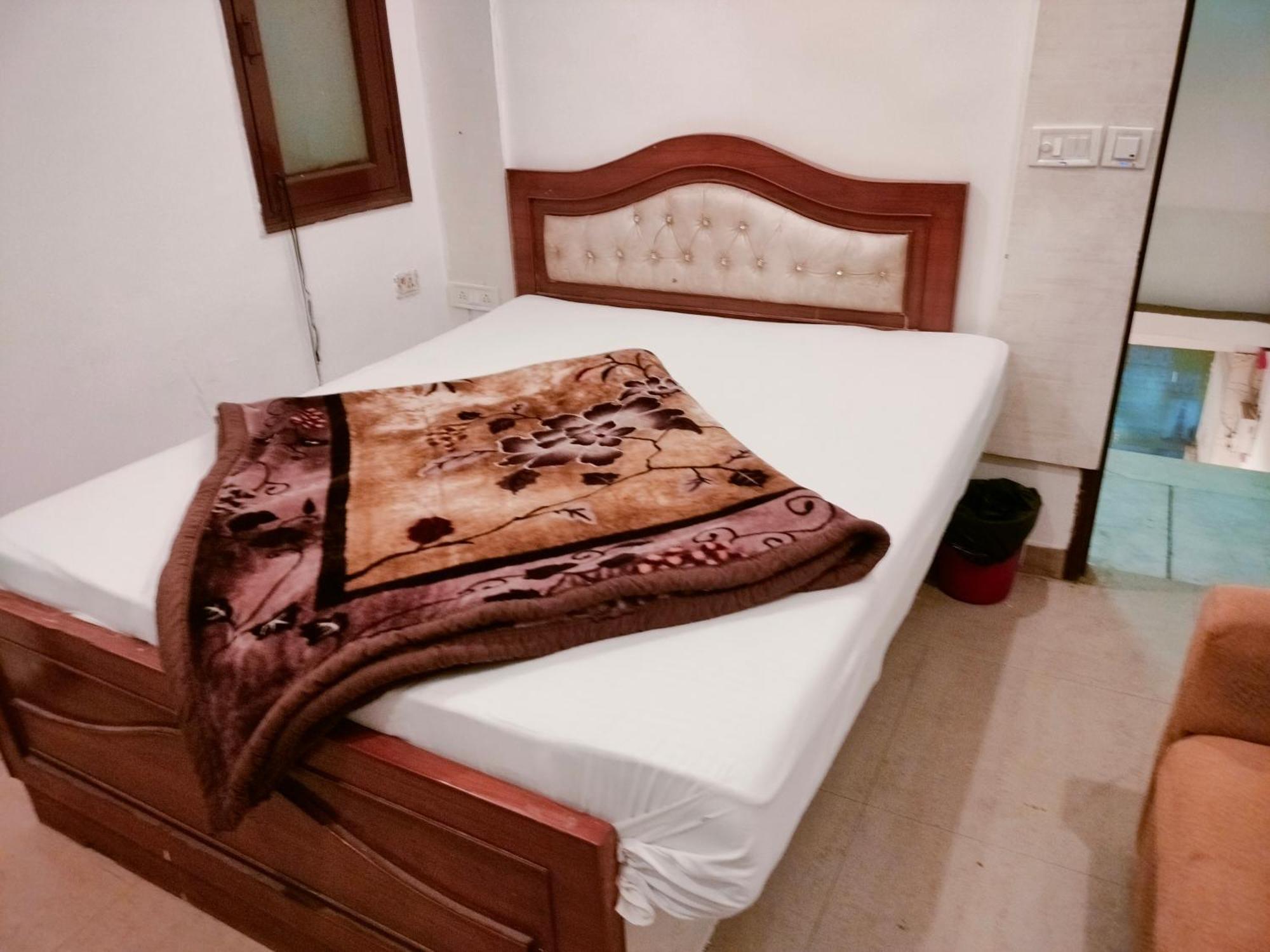 Hotel Geetanjali Inn New Delhi Bagian luar foto