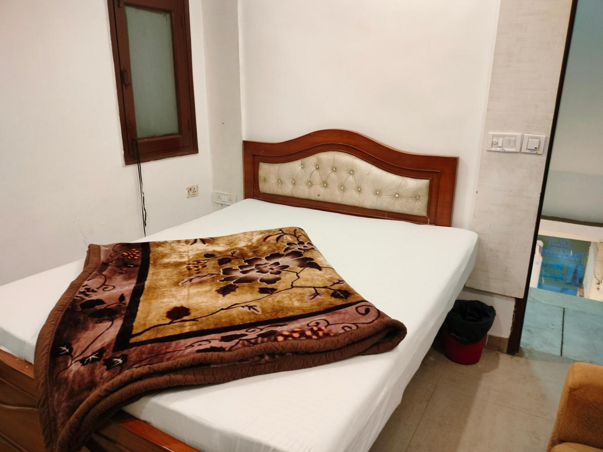 Hotel Geetanjali Inn New Delhi Bagian luar foto