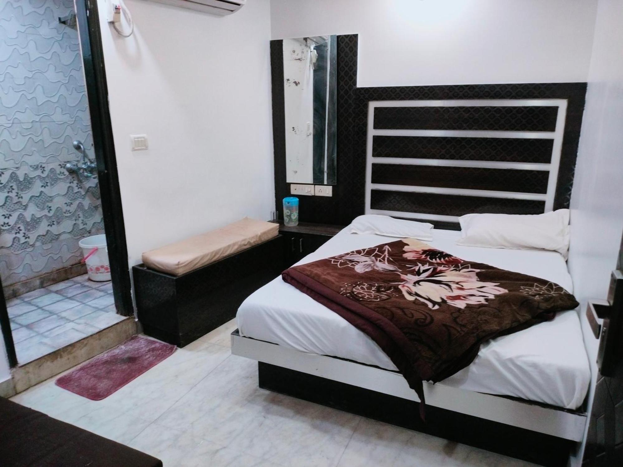 Hotel Geetanjali Inn New Delhi Bagian luar foto